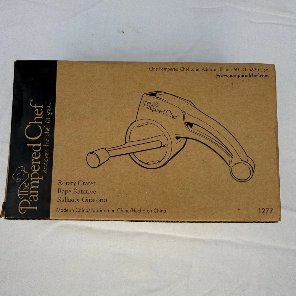 Pampered Chef Rotary Grater 1277 White Gray Handheld Cheese Nut Grater with Box